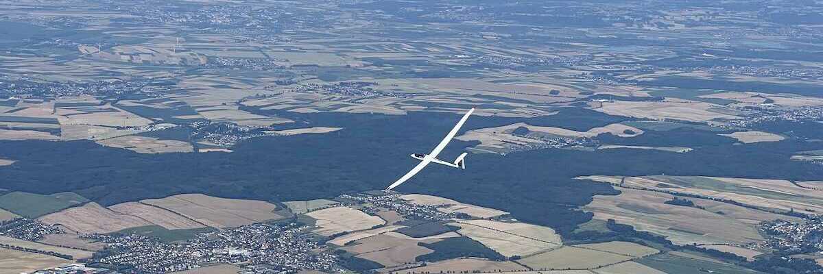 Flugwegposition um 13:04:09: Aufgenommen in der Nähe von Okres Opava, Tschechien in 2138 Meter